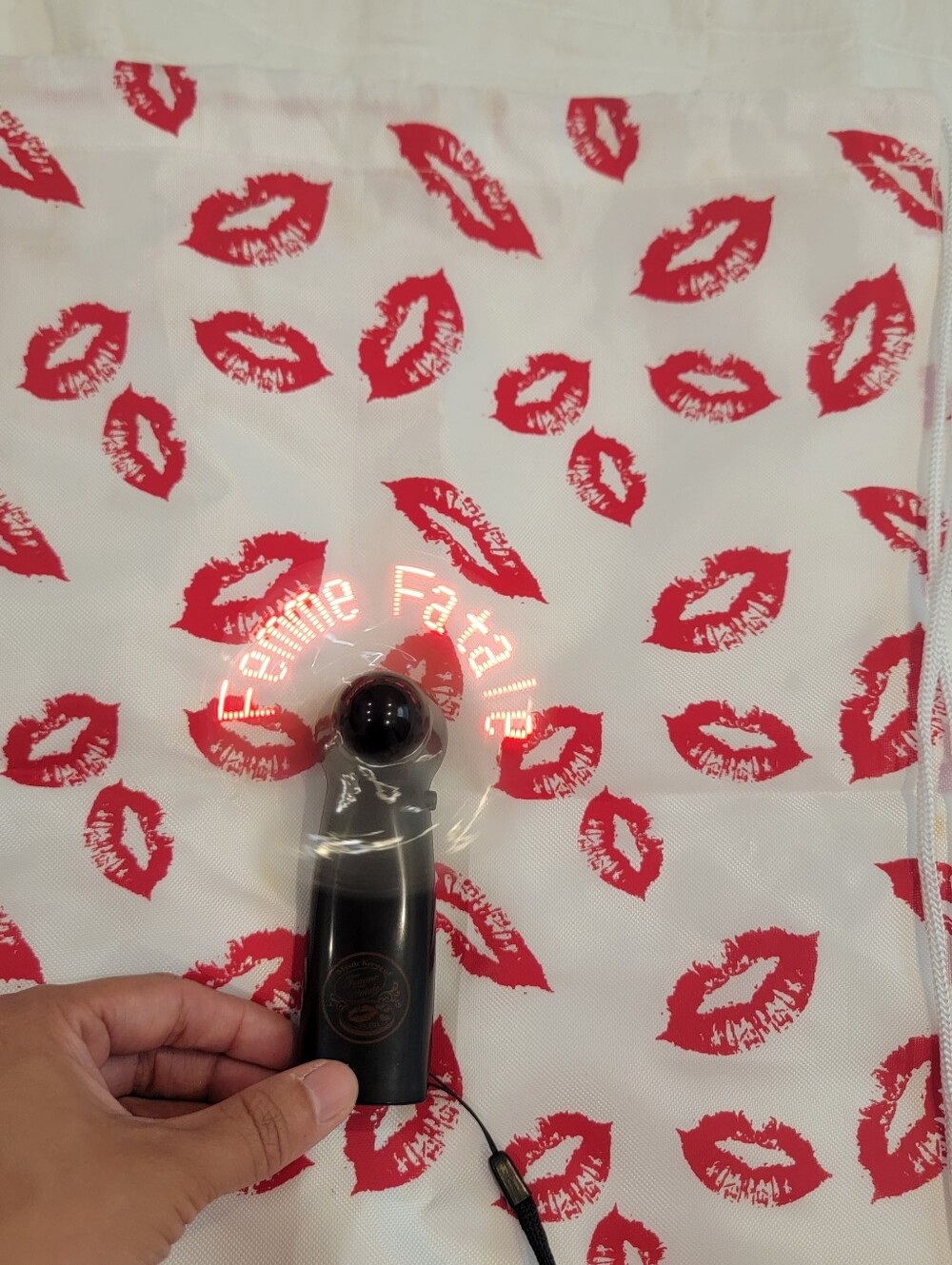 Kiss Print Drawstring Bag And Femme Fatale Fan
